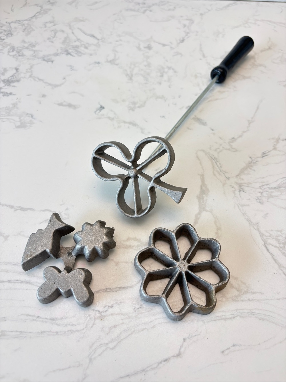 Vintage Rosette Molds. Set of 3 plus handle.